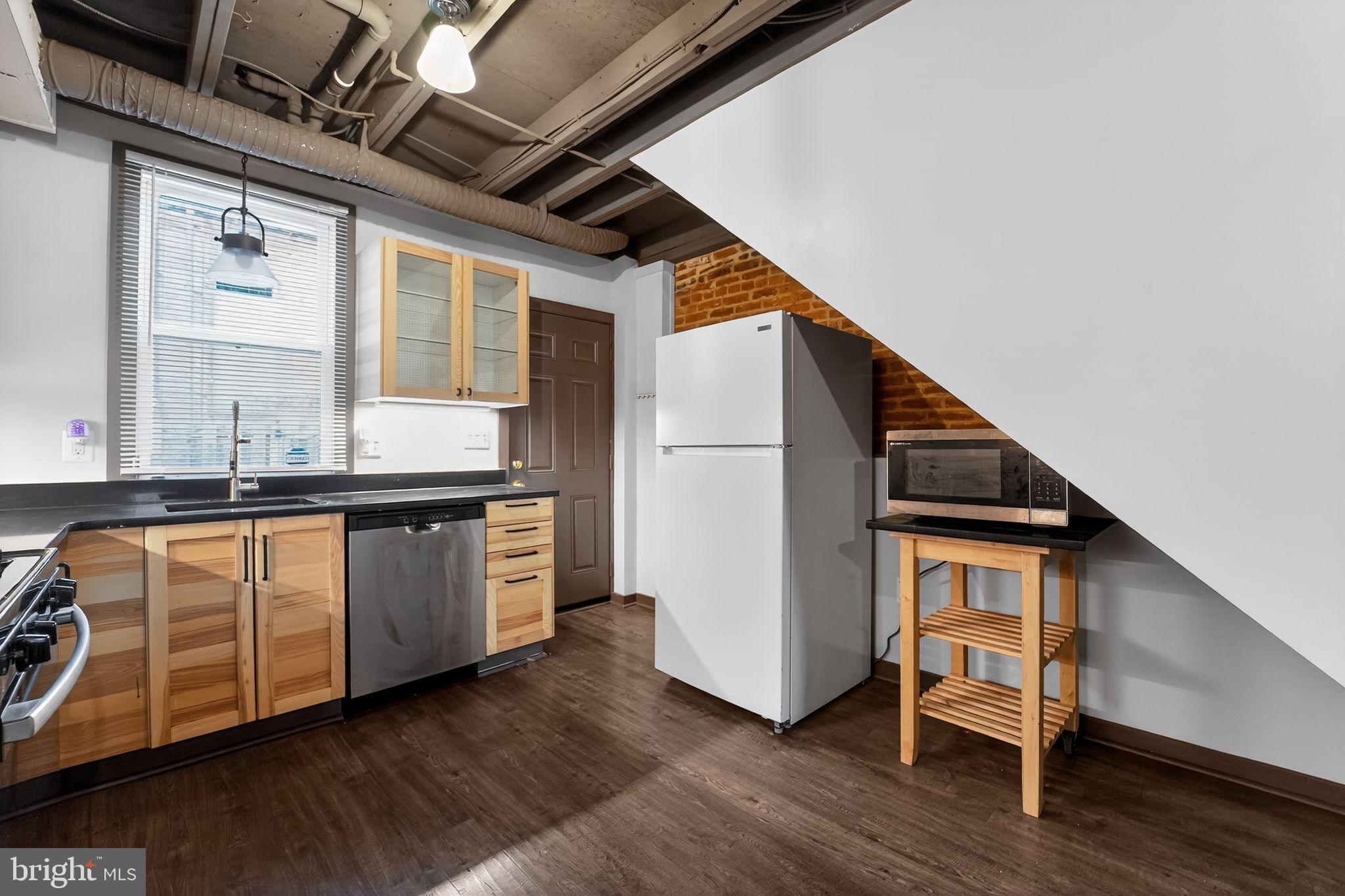 1602 Latrobe Street Baltimore, MD 21202 - Photo 9 of 15 Charming kitchen with modern finishes.