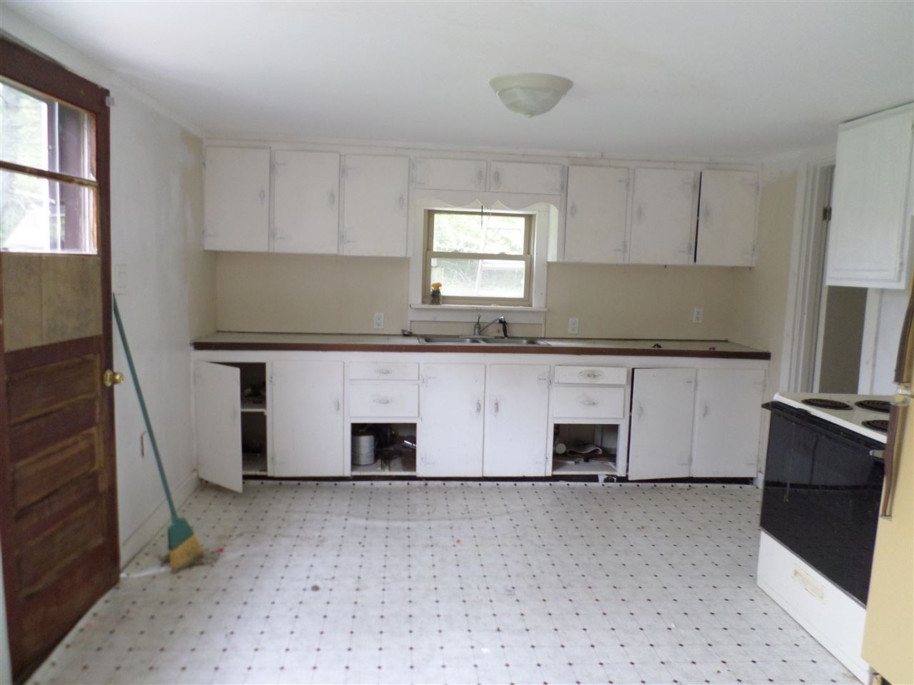 19 Hooper Sands Road South Berwick, ME 03908 - Photo 6 of 11 Gallery Image 6