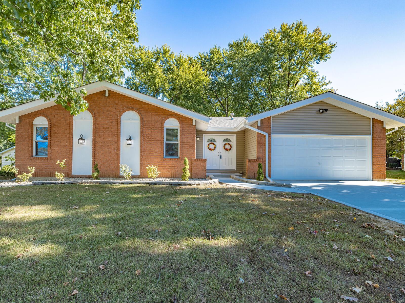 404 Hunters Ridge St. Charles, MO 63301 - Photo 1 of 30 Gallery Image 1