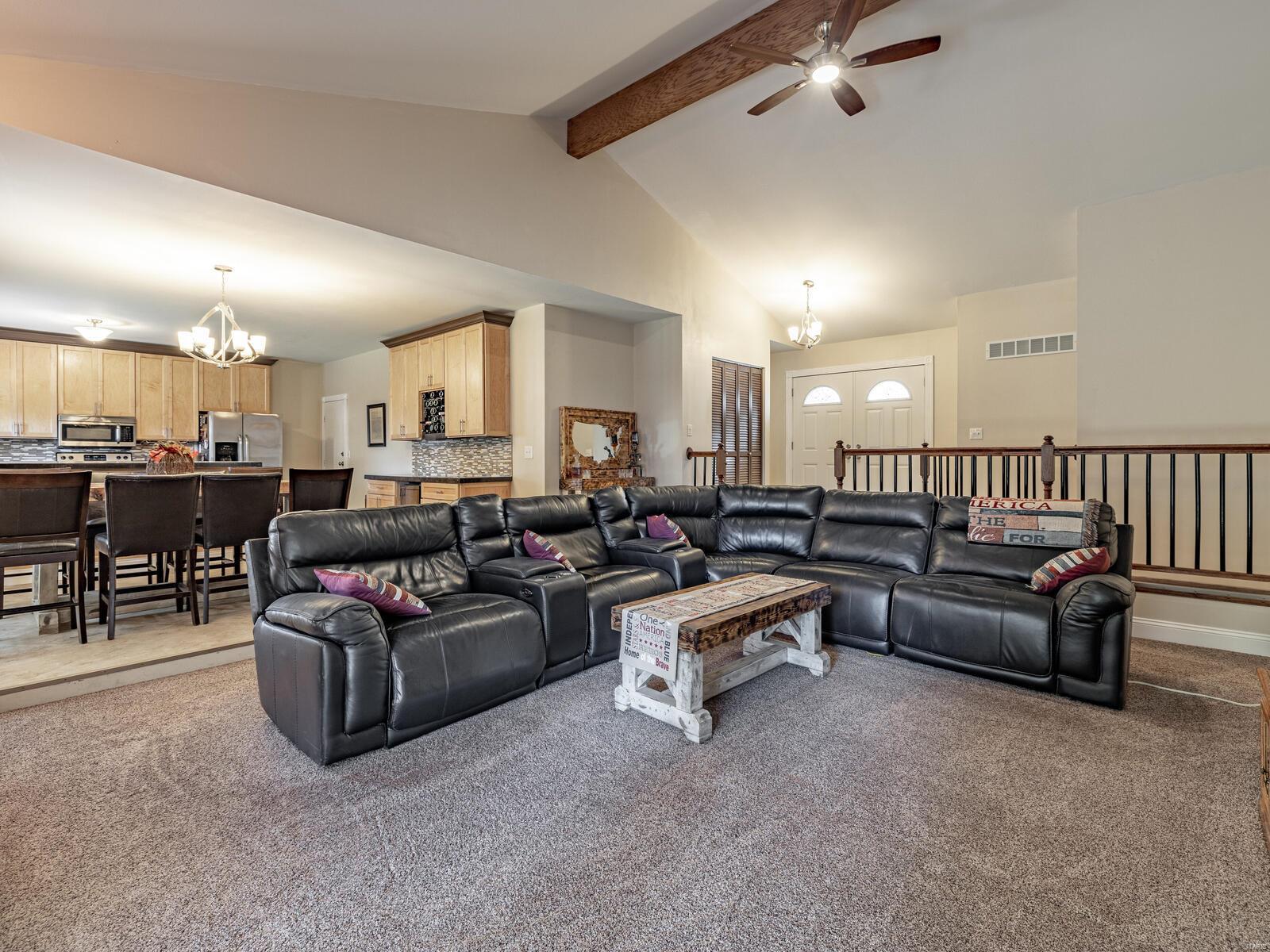 404 Hunters Ridge St. Charles, MO 63301 - Photo 5 of 30 Gallery Image 5