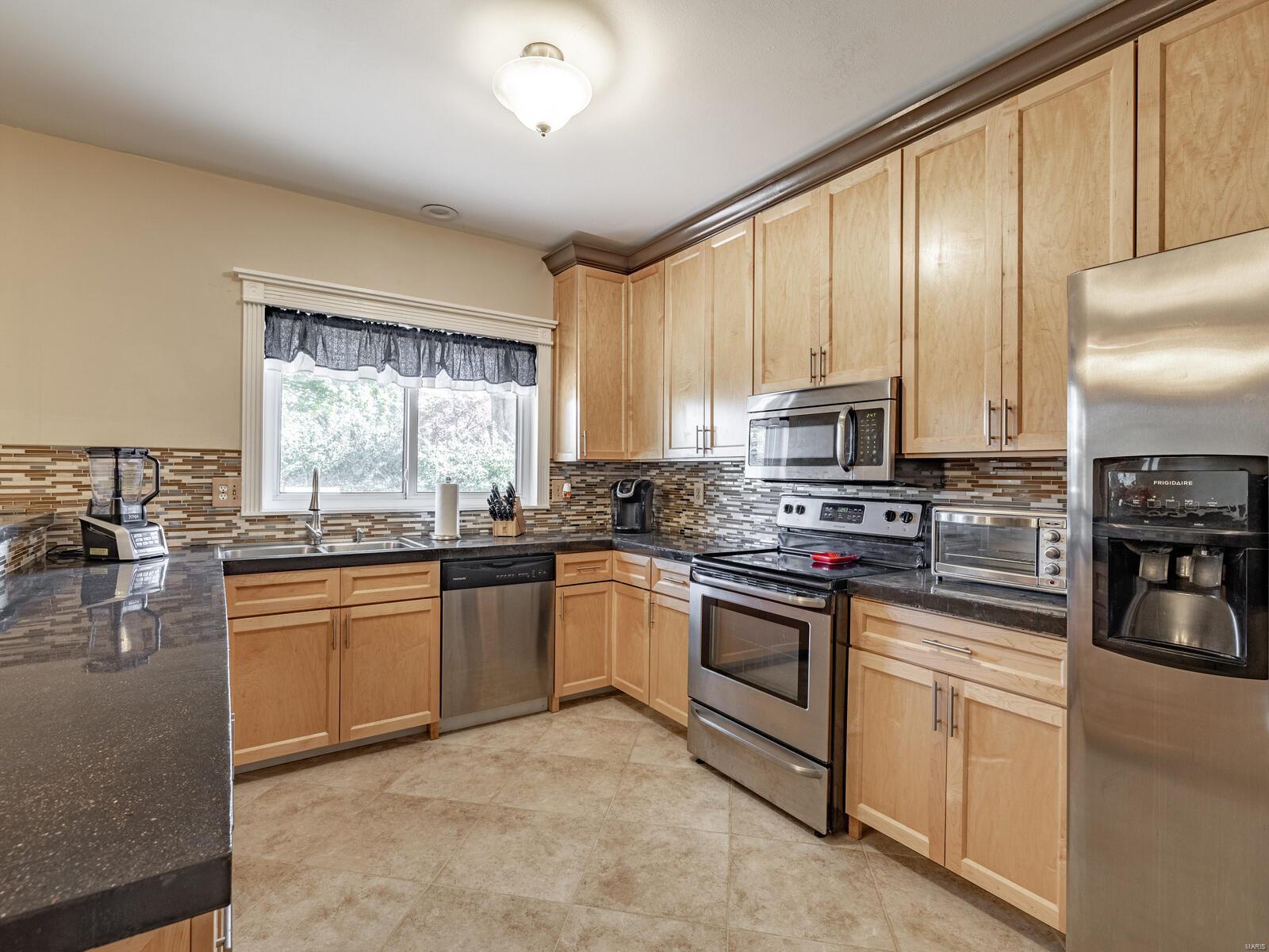 404 Hunters Ridge St. Charles, MO 63301 - Photo 8 of 30 Gallery Image 8