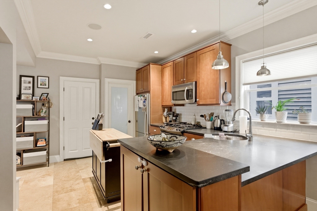 200 South Street, Unit 3 Boston, MA 02130 - Photo 5 of 17