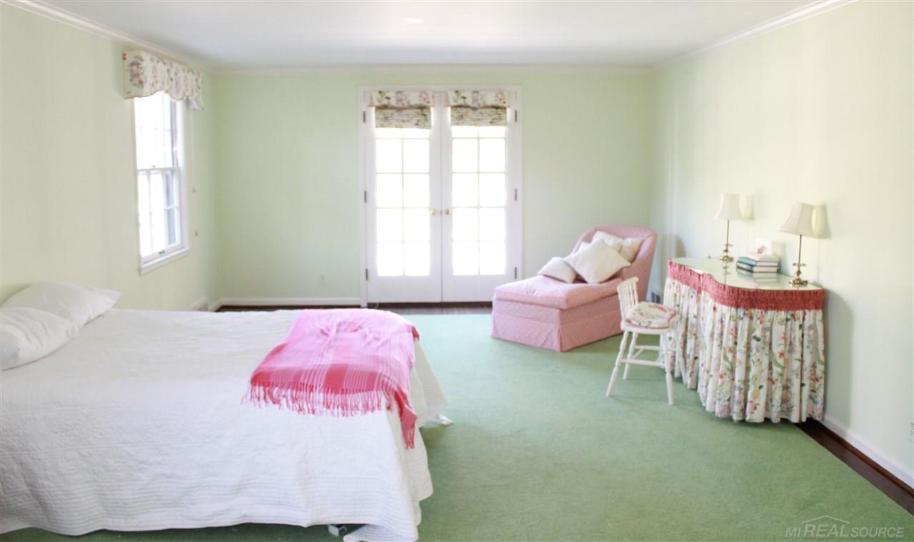 350 Moross Road Grosse Pointe, MI 48236 - Photo 48 of 70 31306320-47.JPG