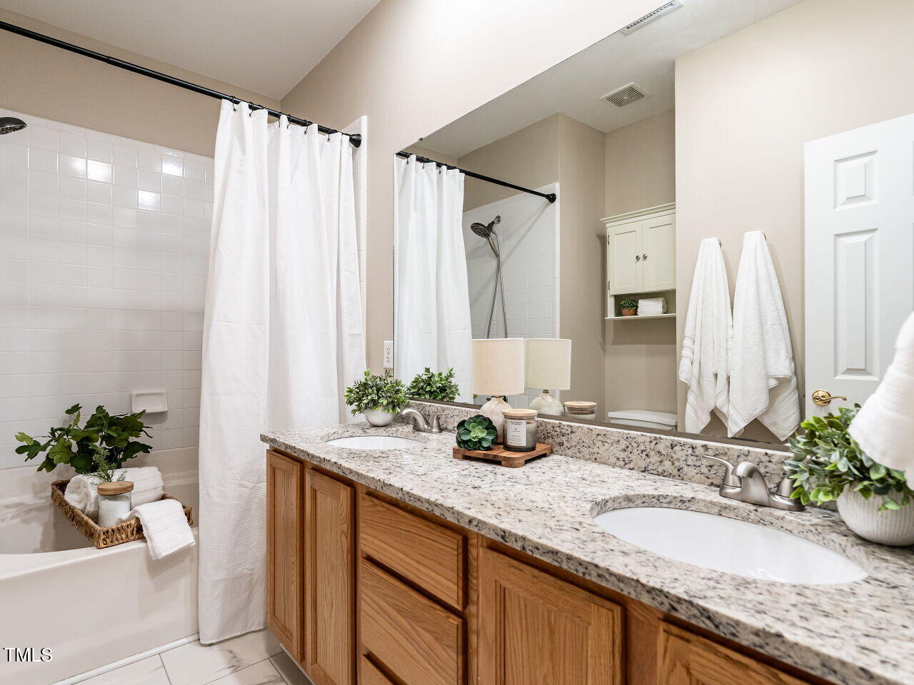 207 Reedhaven Drive Cary, NC 27513 - Photo 19 of 33 020-1280x960-primary-bath