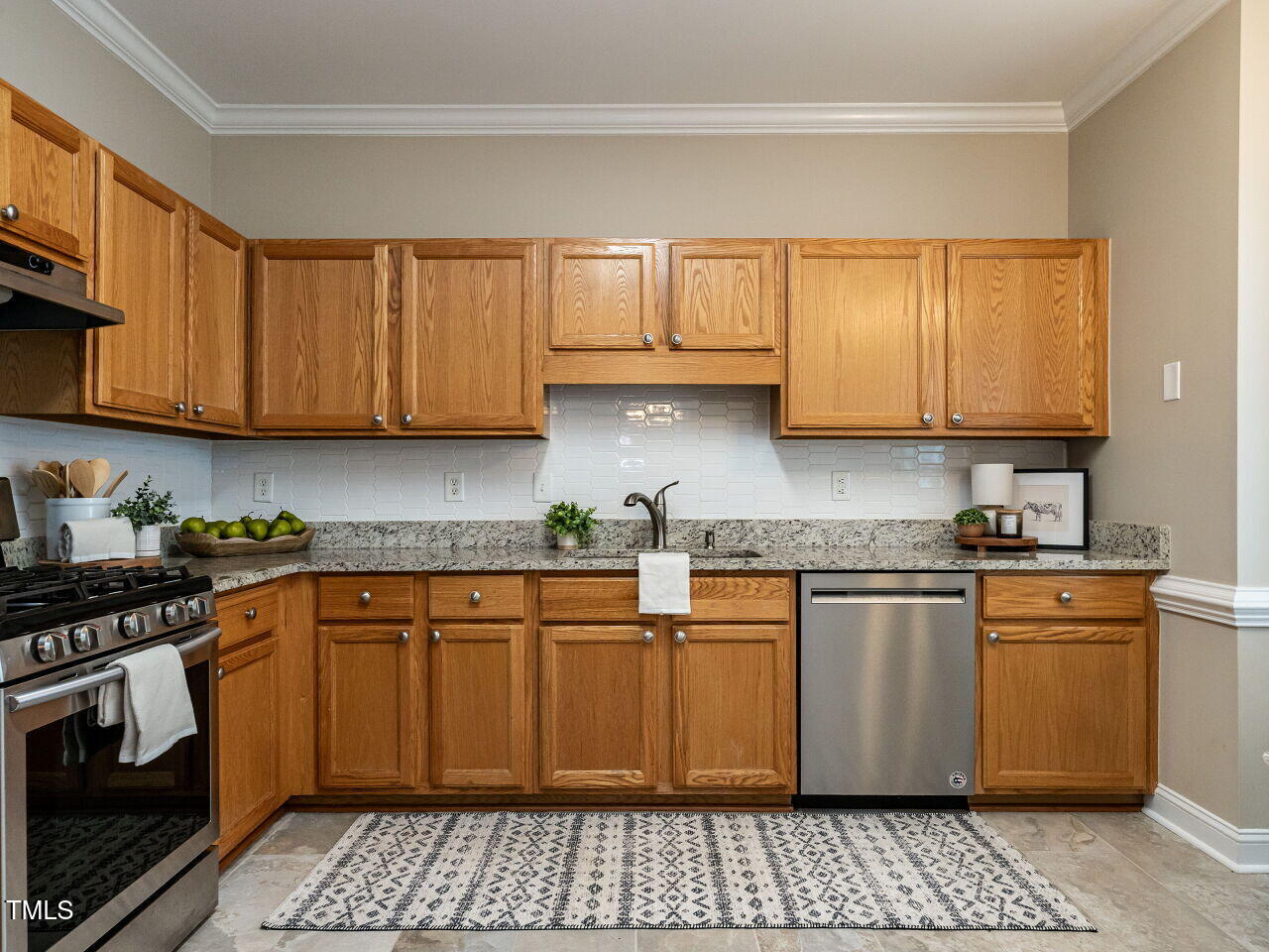 207 Reedhaven Drive Cary, NC 27513 - Photo 9 of 33 008-1280x960-kitchen