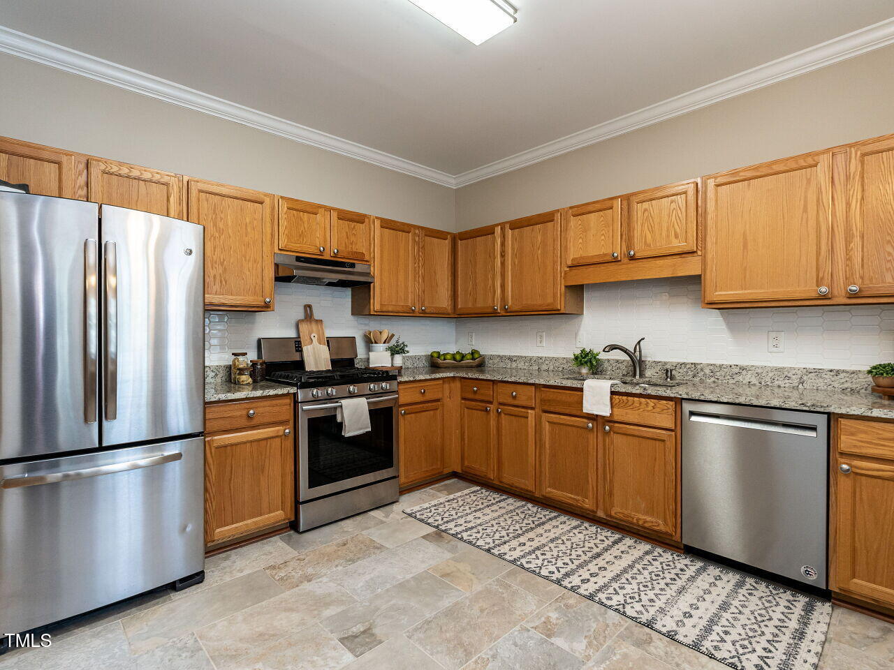 207 Reedhaven Drive Cary, NC 27513 - Photo 10 of 33 009-1280x960-kitchen