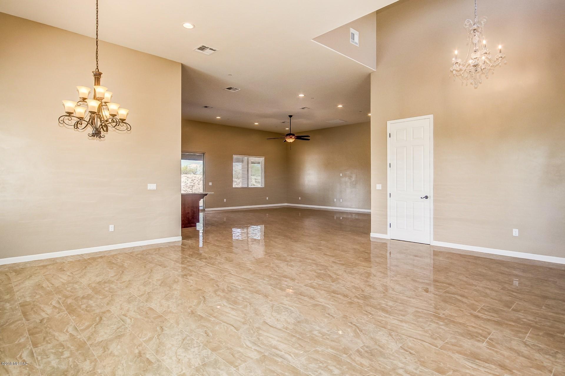 5385 North Silverbell Road Tucson, AZ 85745 - Photo 4 of 20 Gallery Image 4