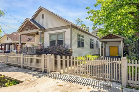 $525,000 | 1833 Tabor Street, Houston, TX 77009