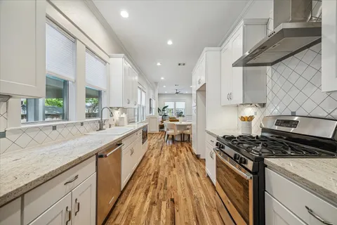 $525,000 | 1833 Tabor Street, Houston, TX 77009