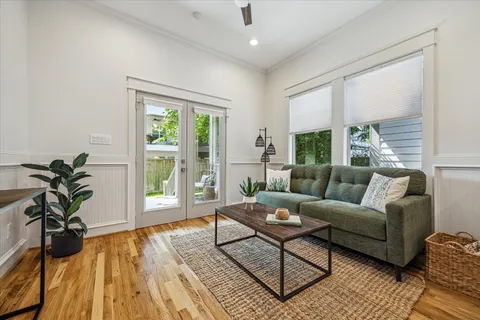 $525,000 | 1833 Tabor Street, Houston, TX 77009