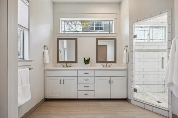 $525,000 | 1833 Tabor Street, Houston, TX 77009