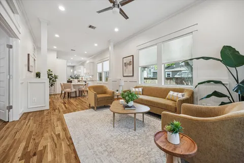 $525,000 | 1833 Tabor Street, Houston, TX 77009