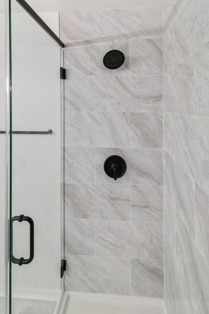 185 Cold Spring Road Barrington, IL 60010 - Photo 21 of 40 a bathroom with a shower