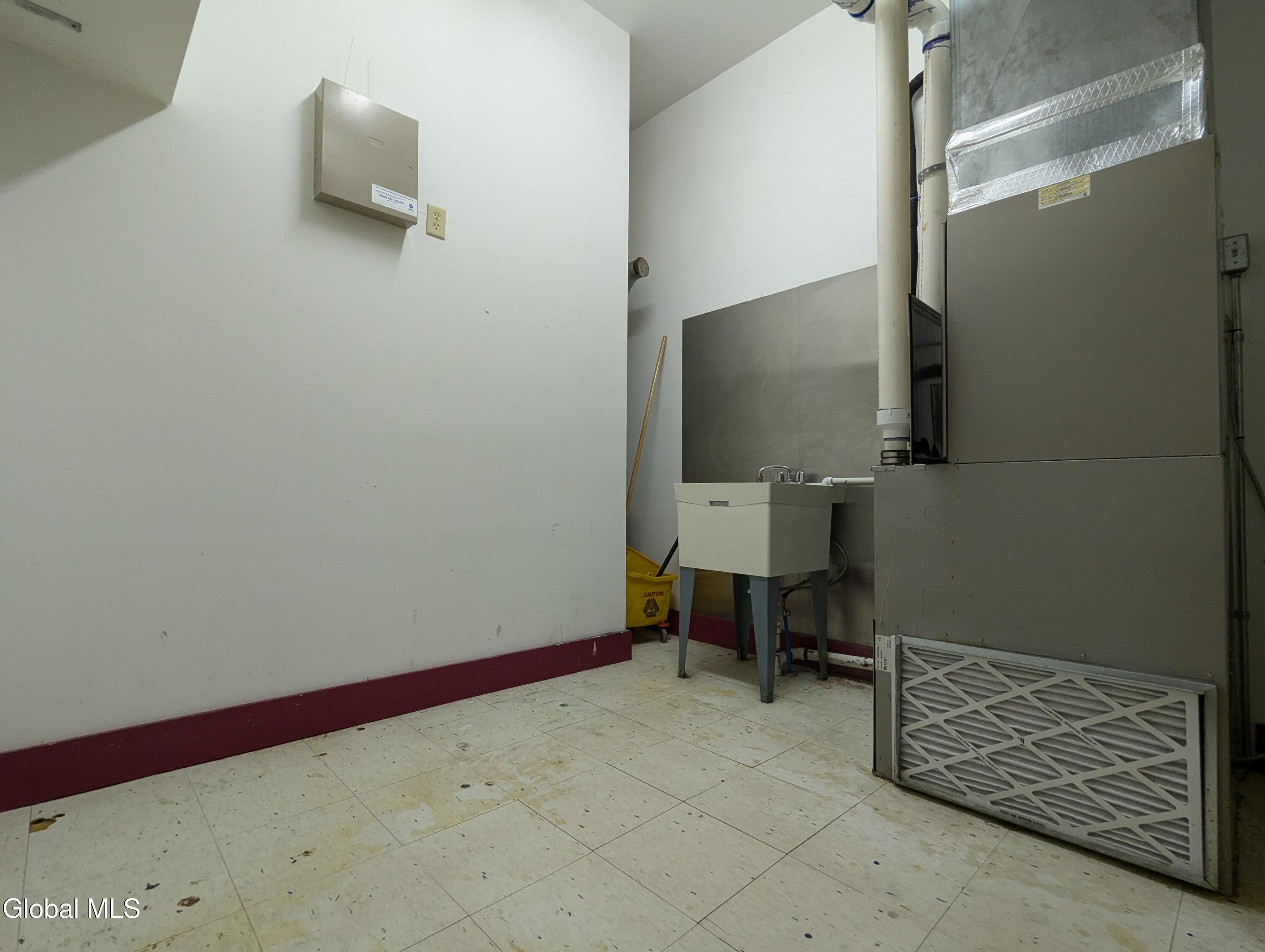 133 Remsen Street, Unit 1 Cohoes, NY 12047 - Photo 9 of 16 9