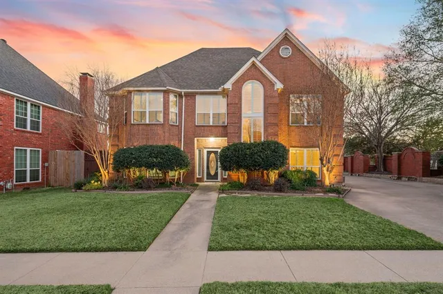 $575,000 | 3100 Willow Creek Way, Bedford, TX 76021