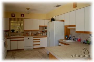 39 Treasure Road Marathon, FL 33050 - Photo 5 of 8 Kitchen