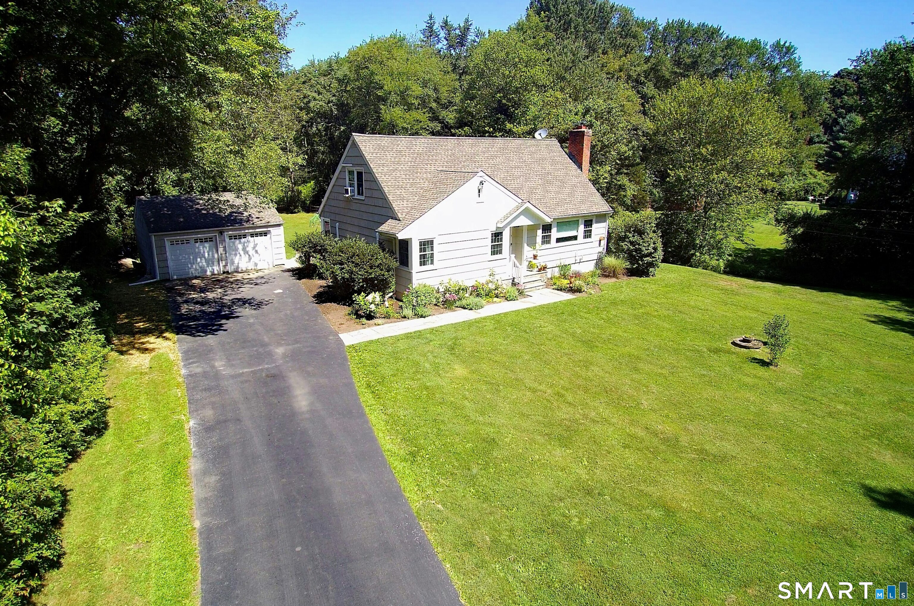 18 Head Of Meadow Road Newtown, CT 06470 - Photo 1 of 40