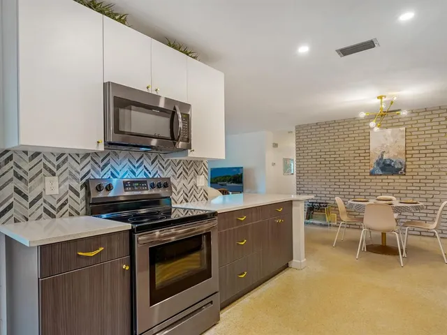 $479,000 | 2740 Bruce Lane, Sarasota, FL 34237