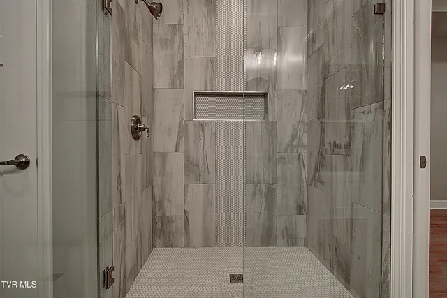 $509,900 | 2398 Haystack Circle, Piney Flats, TN 37686