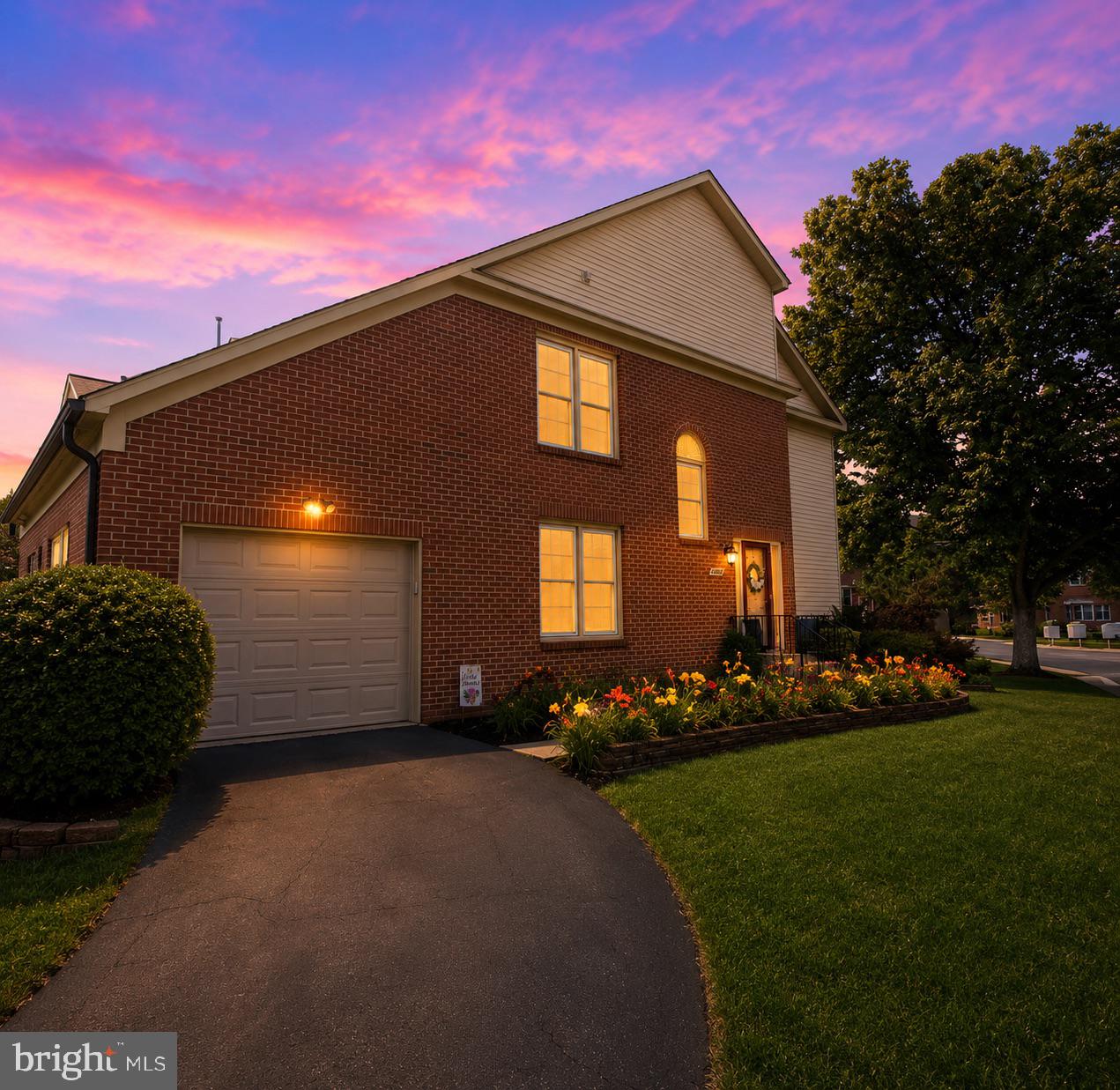 4600 King Duncan Road Alexandria, VA 22312 - Photo 6 of 27 a front view of a house with a yard
