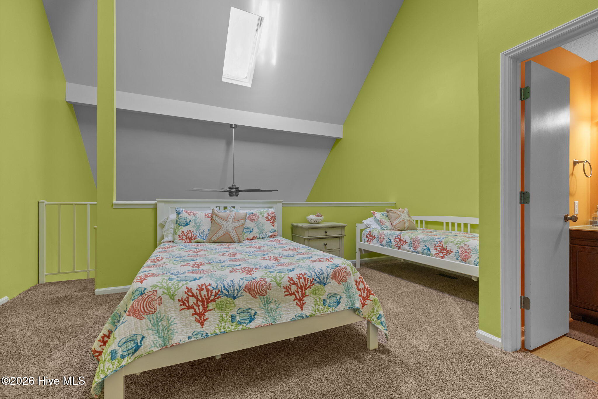 9201 Coast Guard Road, Unit F204 Emerald Isle, NC 28594 - Photo 25 of 33 24-web-or-mls-1S3A3198