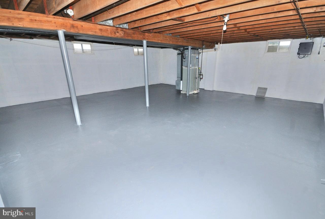 302 Provincetown Road Cherry Hill, NJ 08034 - Photo 20 of 30 an empty room with fan