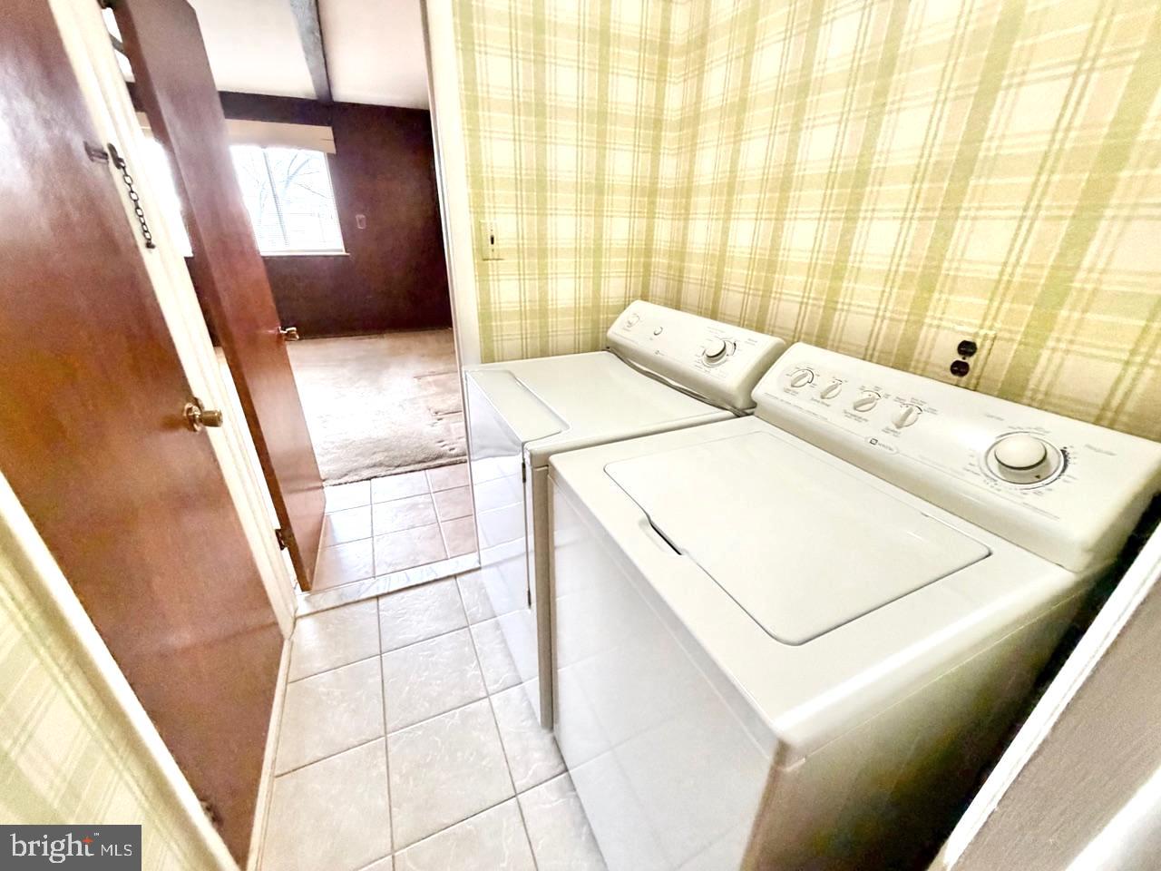 302 Provincetown Road Cherry Hill, NJ 08034 - Photo 10 of 30 a utility room with dryer and washer