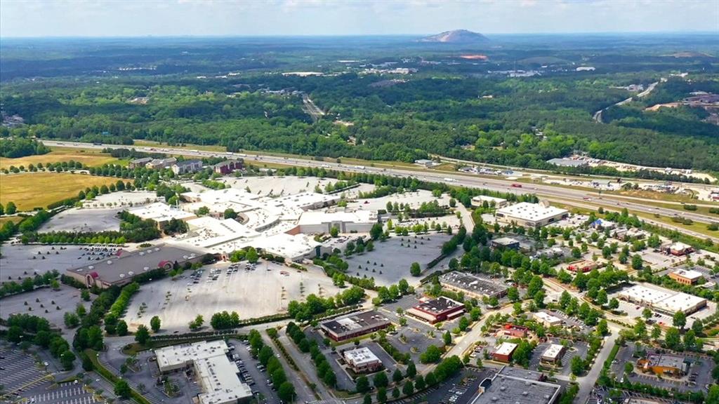 2098 Moss Hill Road Stone Mountain, GA 30083 - Photo 39 of 40 a view of a city with a lake