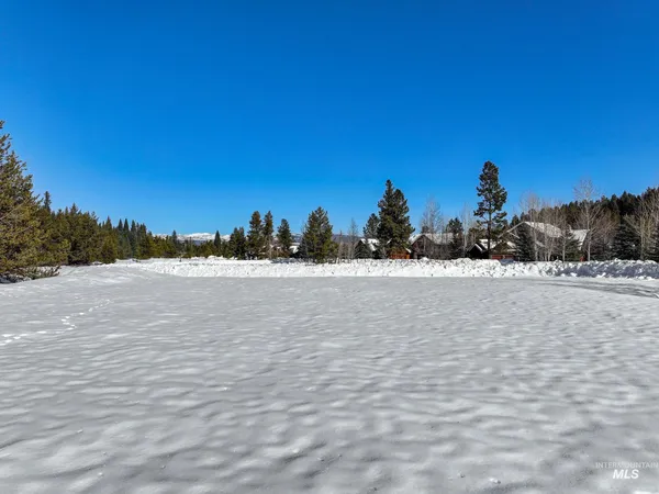 $220,000 | 40 Moonflower Court, McCall, ID 83638