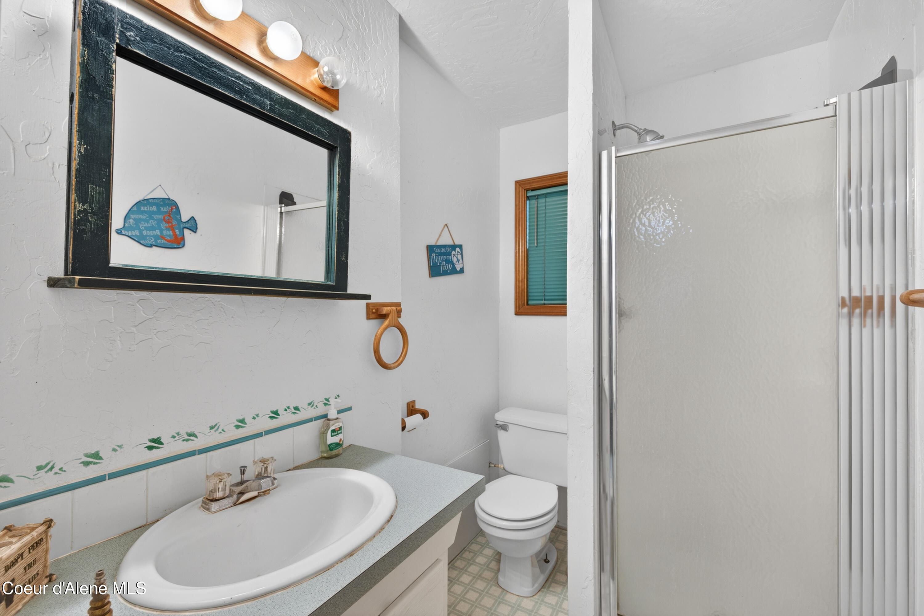 8642 West Upper Twin Lake Shore Road South Rathdrum, ID 83858 - Photo 30 of 36 Bathroom