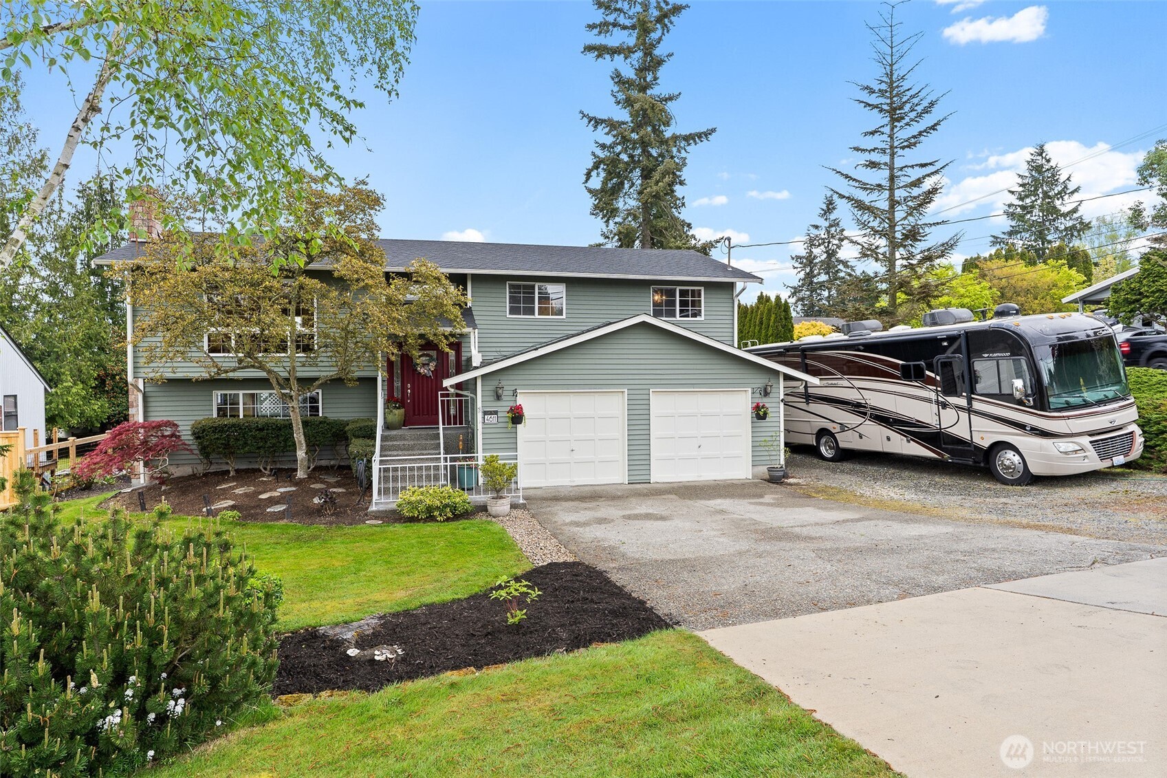 4611 76th Street Southwest Mukilteo, WA 98275 - Photo 2 of 40