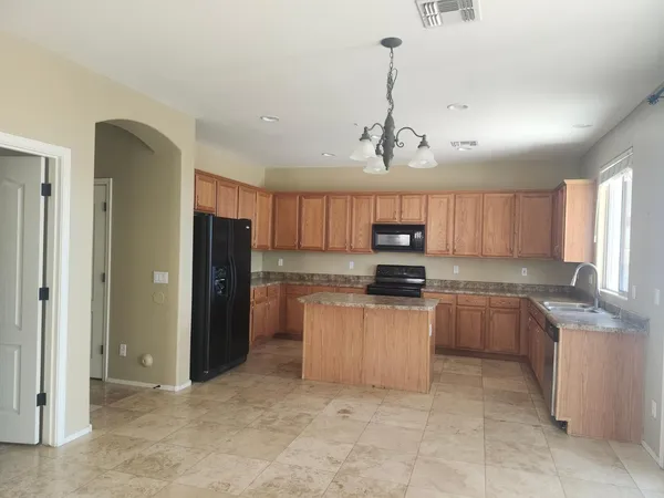 $2,195 | 30056 North 73rd Drive, Peoria, AZ 85383