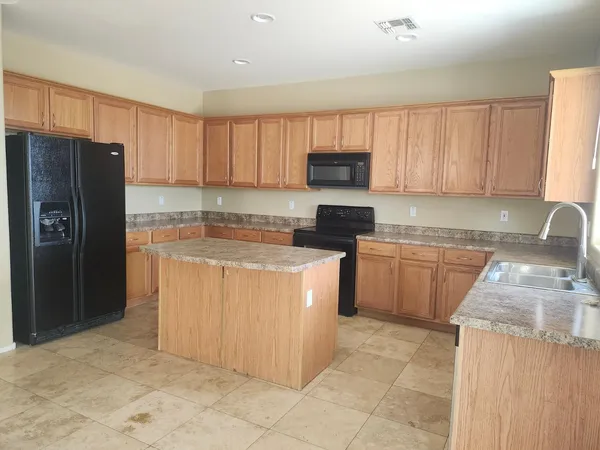 $2,195 | 30056 North 73rd Drive, Peoria, AZ 85383