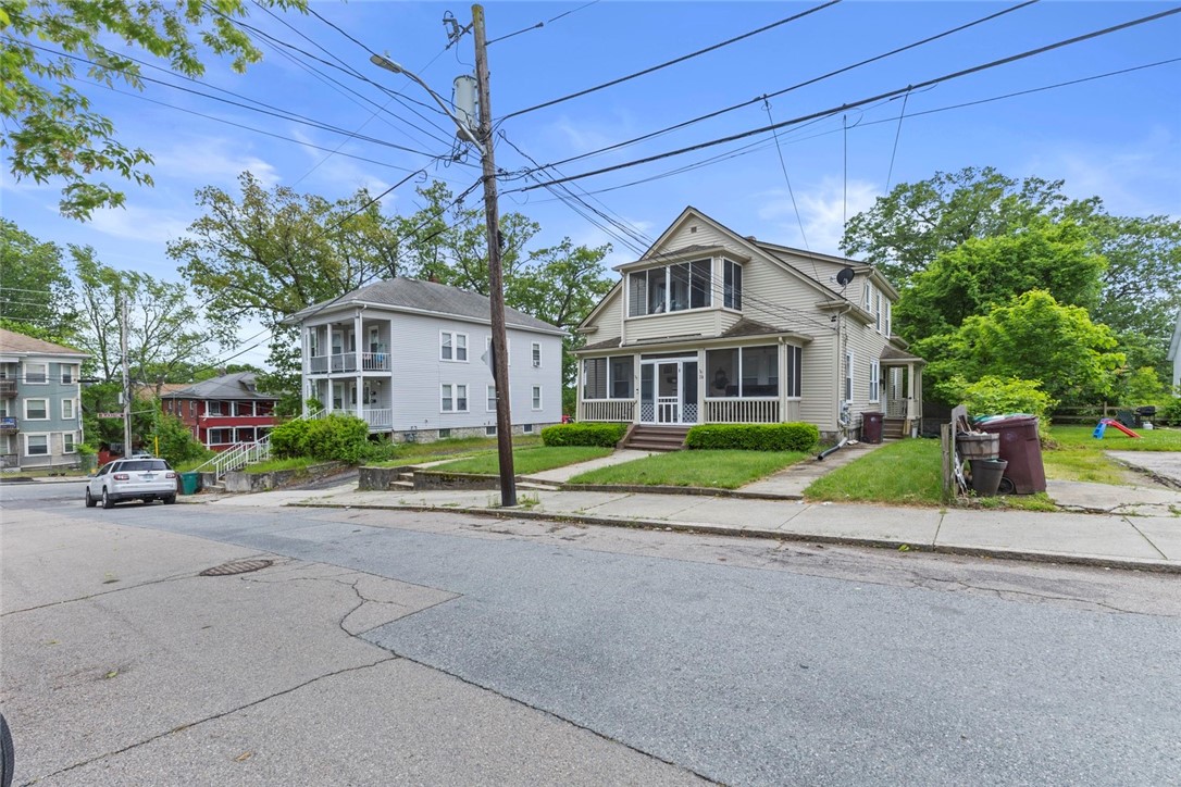 20 Cold Spring Place Woonsocket, RI 02895 - Photo 2 of 38