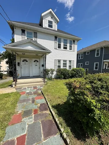 $2,600 | 16 Colonial Avenue, Unit 1, Newton, MA 02460