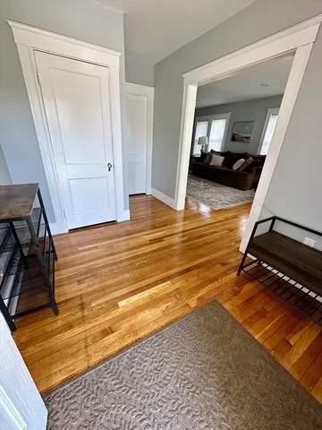 $2,600 | 16 Colonial Avenue, Unit 1, Newton, MA 02460