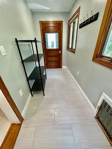 $2,600 | 16 Colonial Avenue, Unit 1, Newton, MA 02460