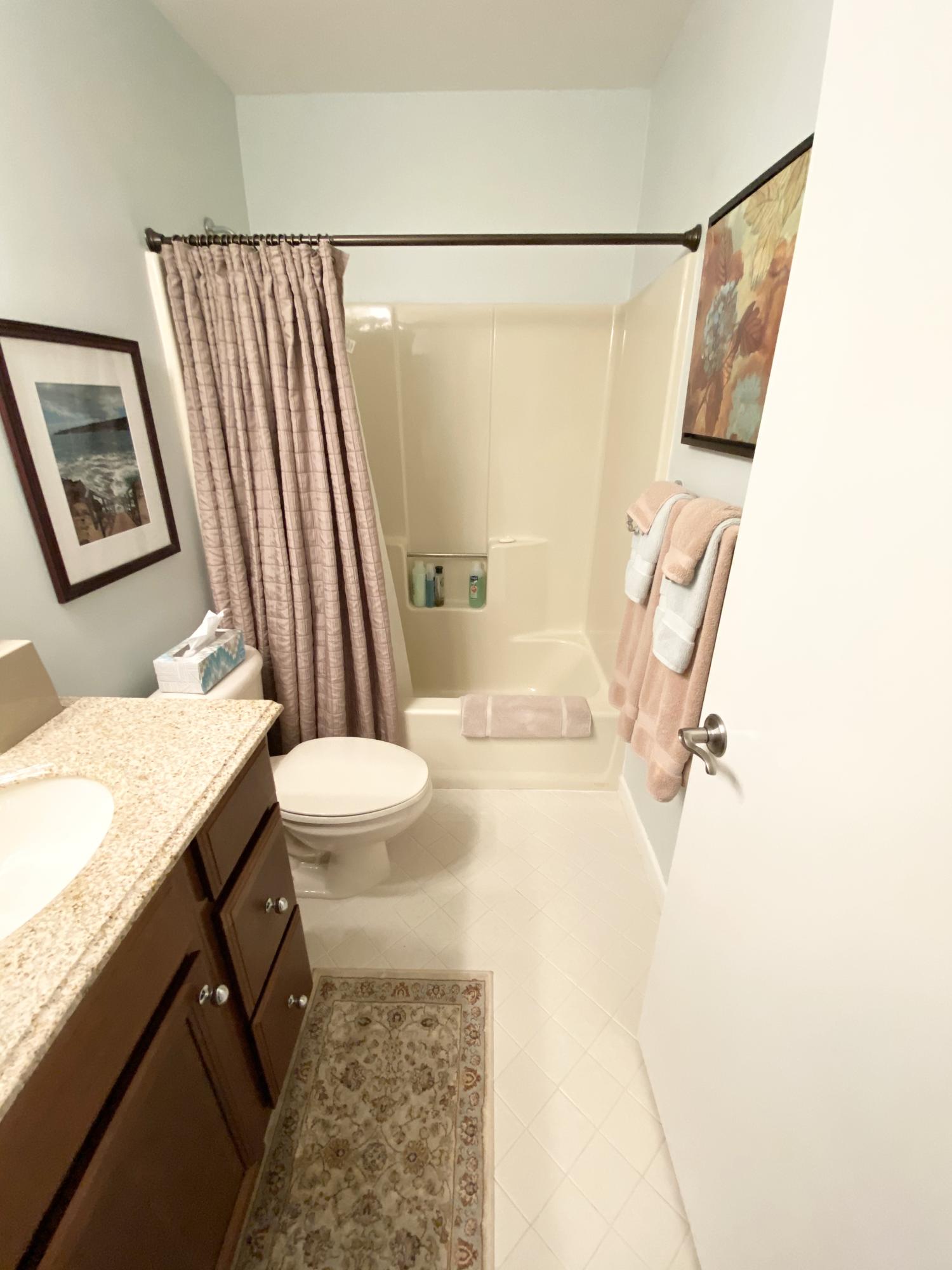 350 Club Circle, Unit 204 Boca Raton, FL 33487 - Photo 17 of 28 Guest Bath