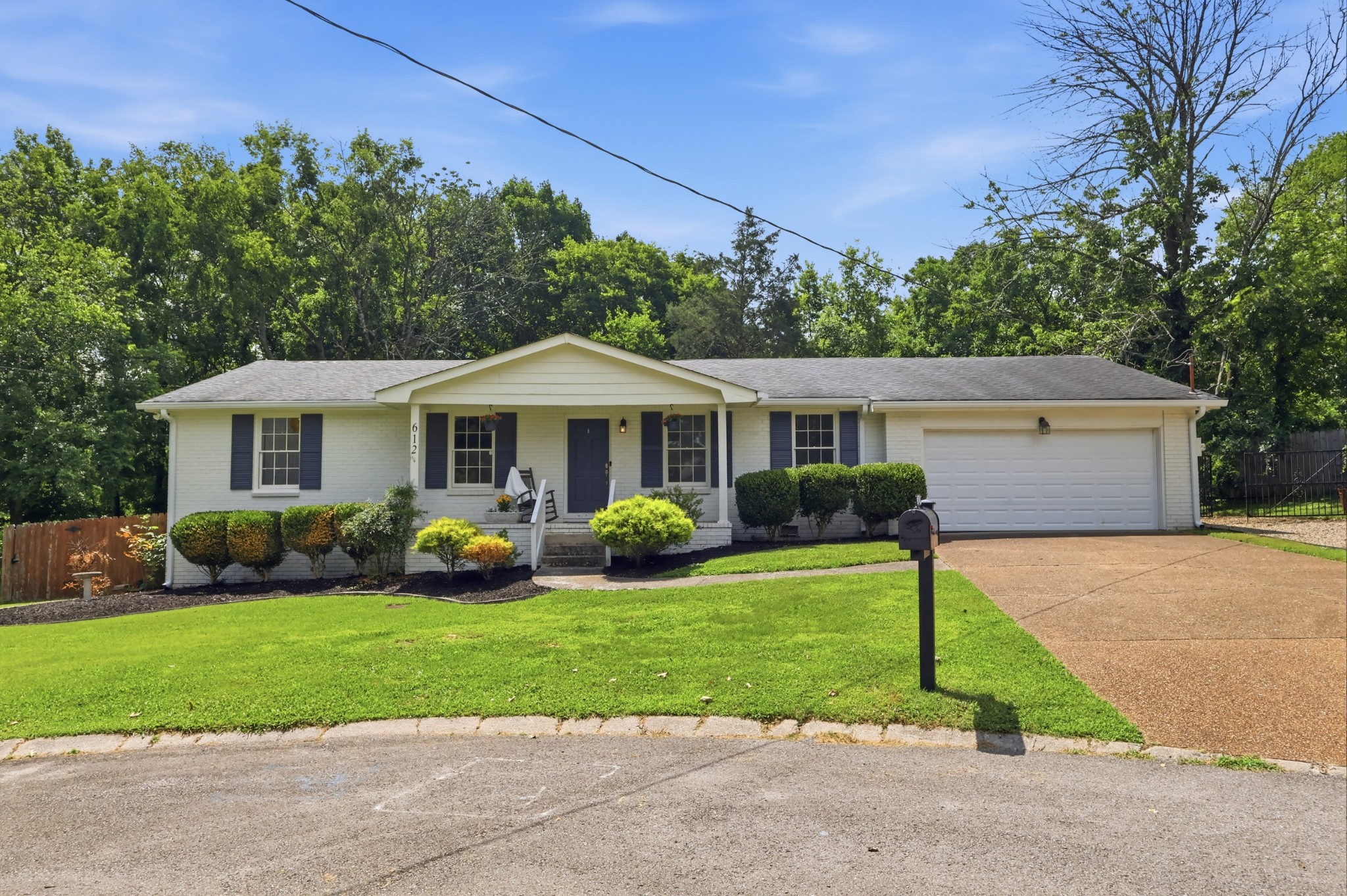 612 Butler Circle Nashville, TN 37217 - Photo 2 of 38