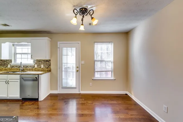 $2,300 | 2727 Manor Cove, Decatur, GA 30034