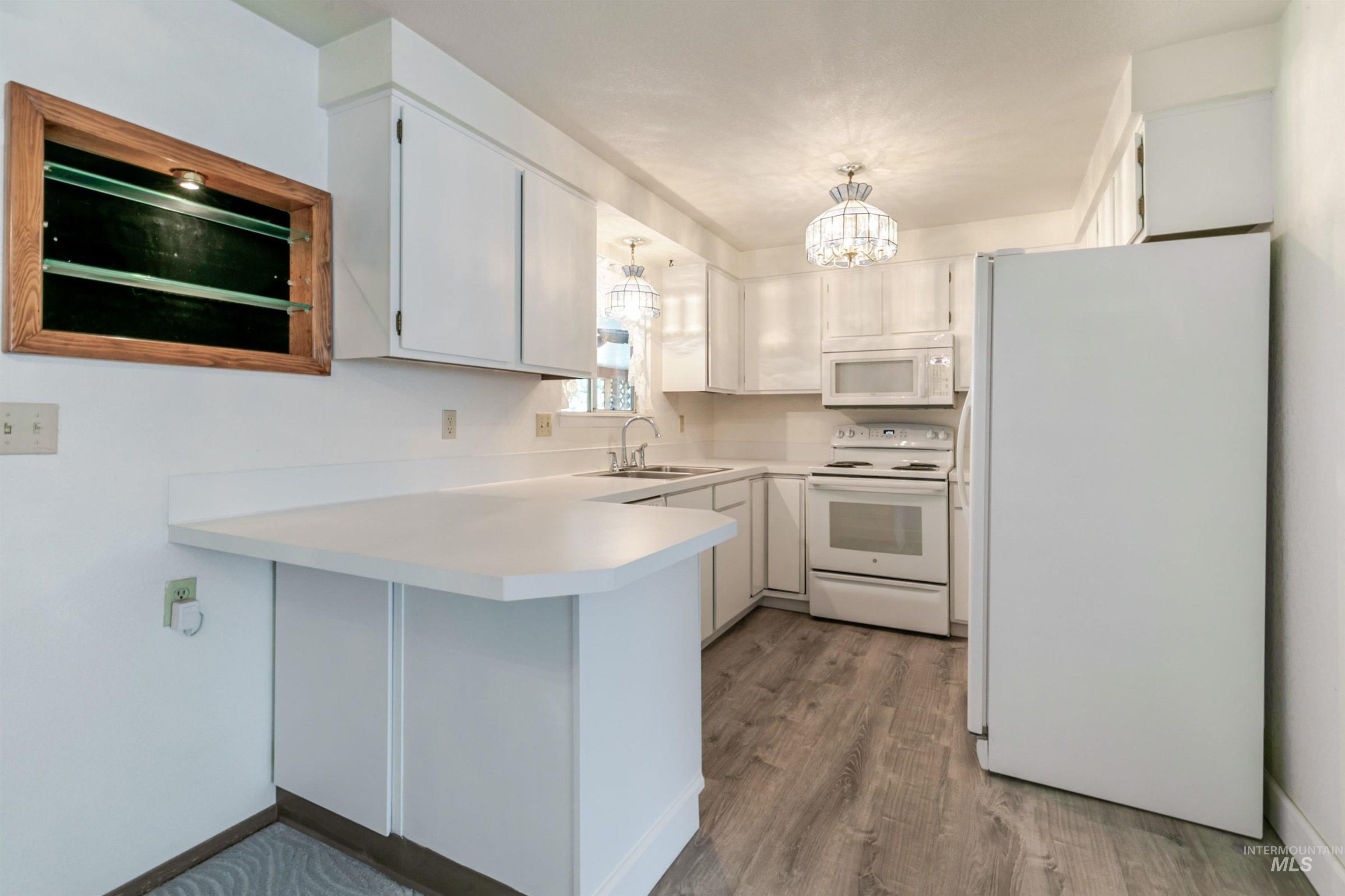 3223 South Norfolk Way Boise, ID 83706 - Photo 11 of 31