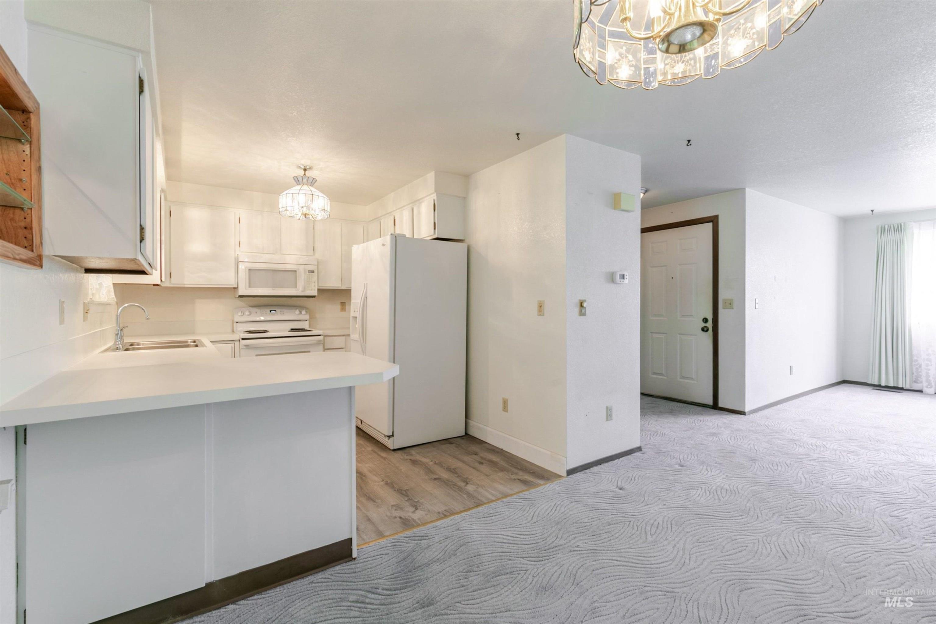 3223 South Norfolk Way Boise, ID 83706 - Photo 12 of 31