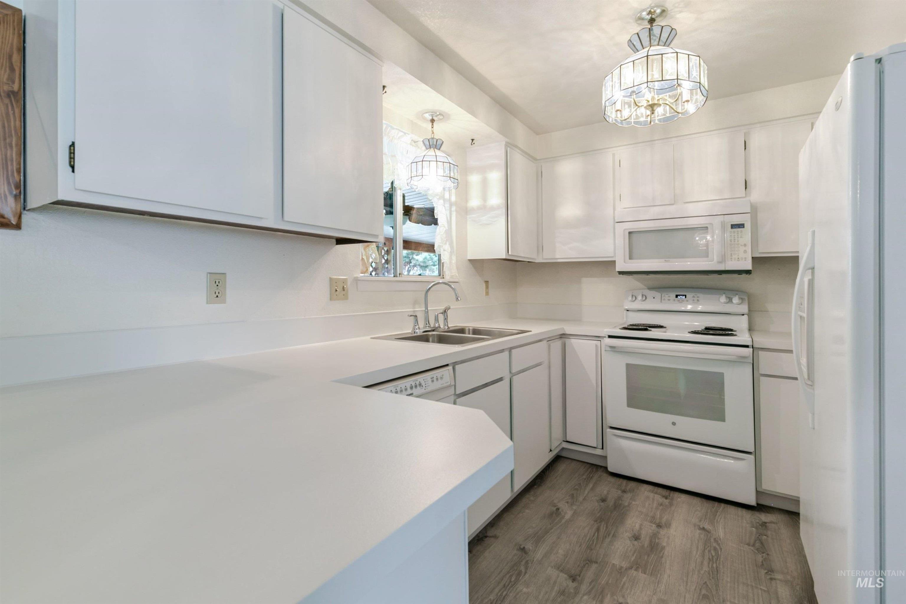 3223 South Norfolk Way Boise, ID 83706 - Photo 13 of 31