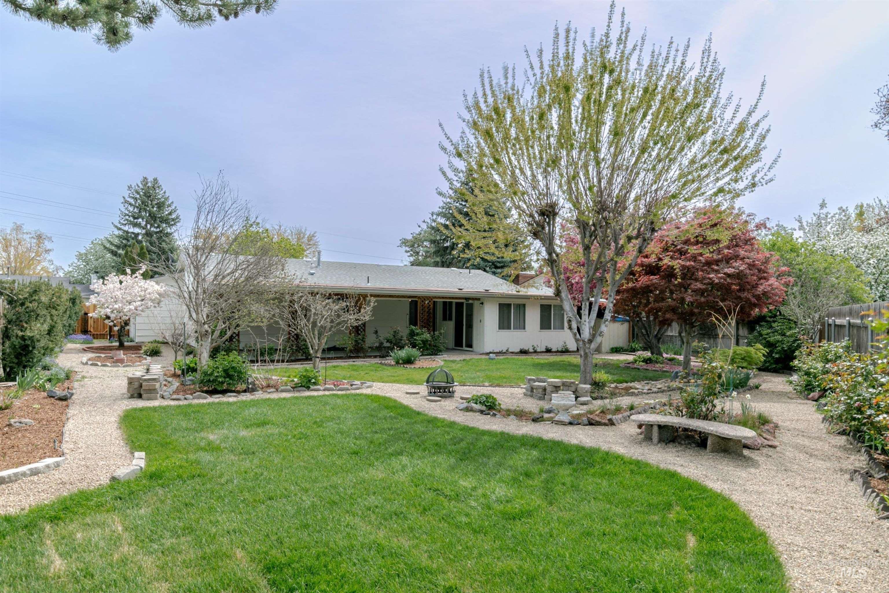 3223 South Norfolk Way Boise, ID 83706 - Photo 2 of 31