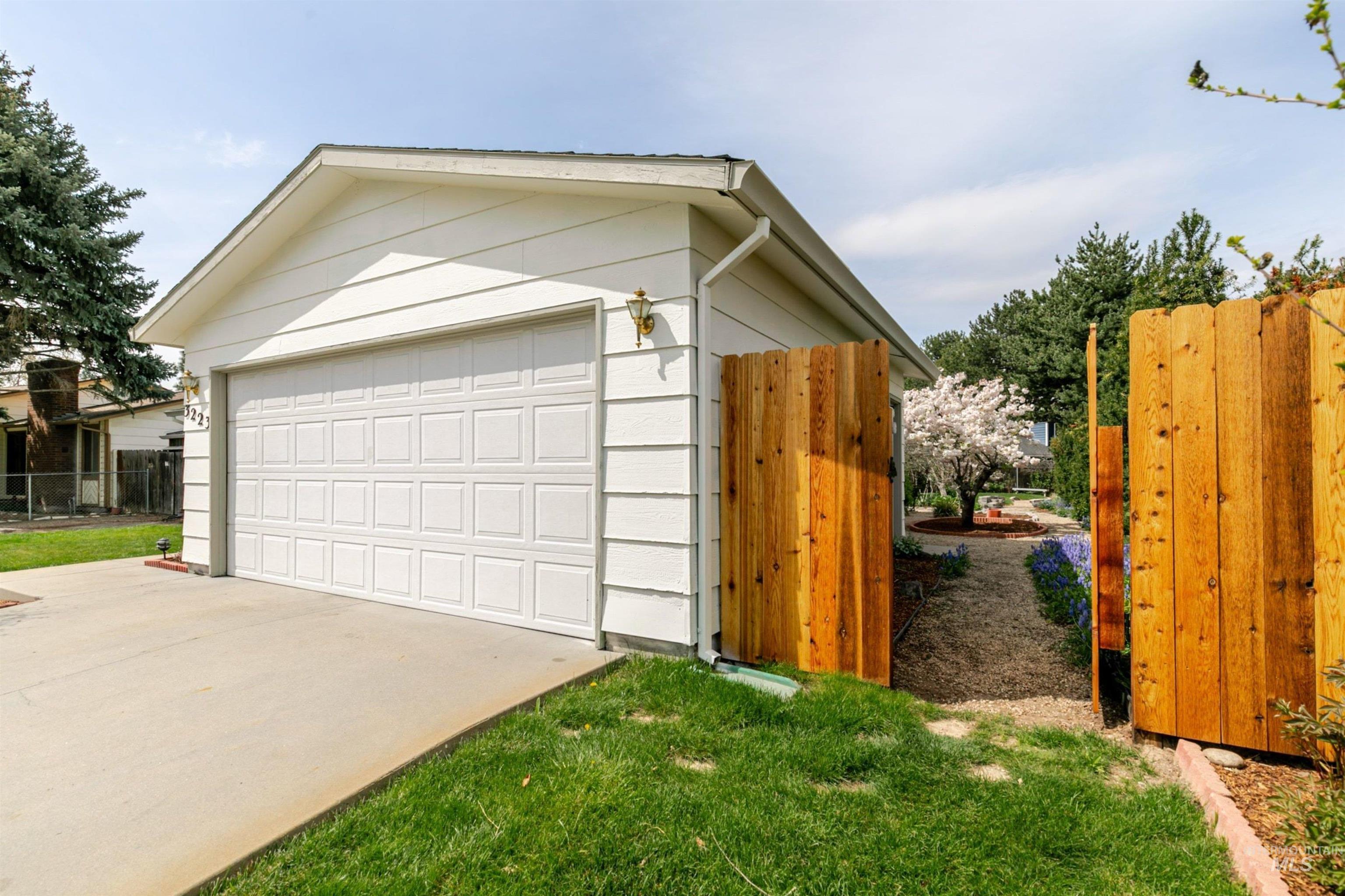 3223 South Norfolk Way Boise, ID 83706 - Photo 24 of 31