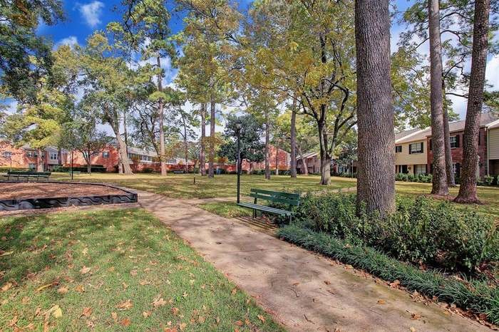 12662 Rip Van Winkle Drive, Unit 8 Houston, TX 77024 - Photo 17 of 21