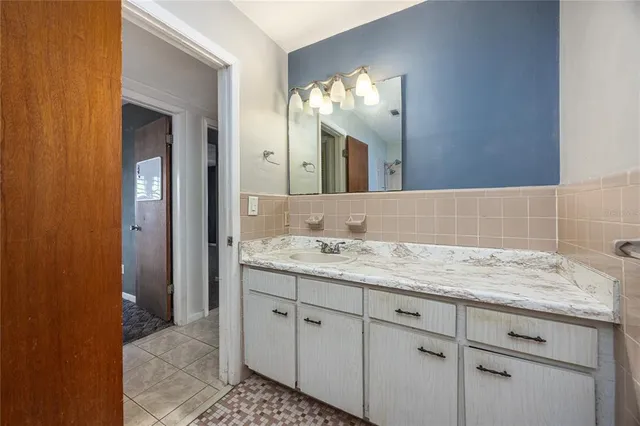 $499,999 | 2147 Northwest 7th Place, Gainesville, FL 32603