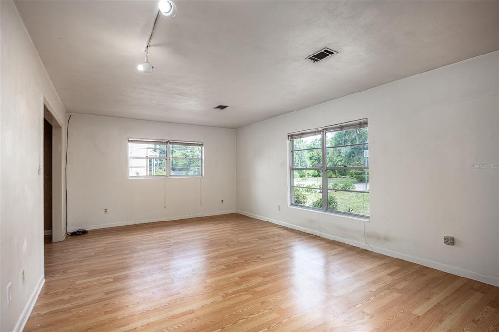 2147 Northwest 7th Place Gainesville, FL 32603 - Photo 8 of 48