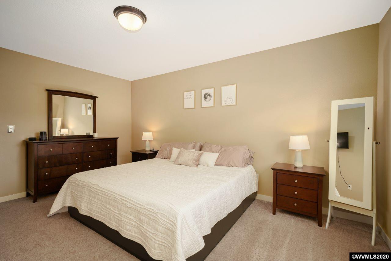 874 Crouchen Street Northwest Salem, OR 97304 - Photo 18 of 32