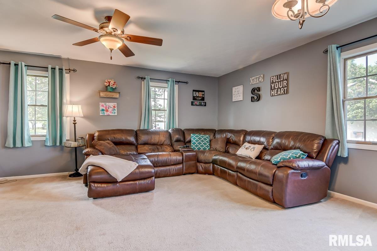 6317 Kate Court Springfield, IL 62712 - Photo 3 of 30 Gallery Image 3